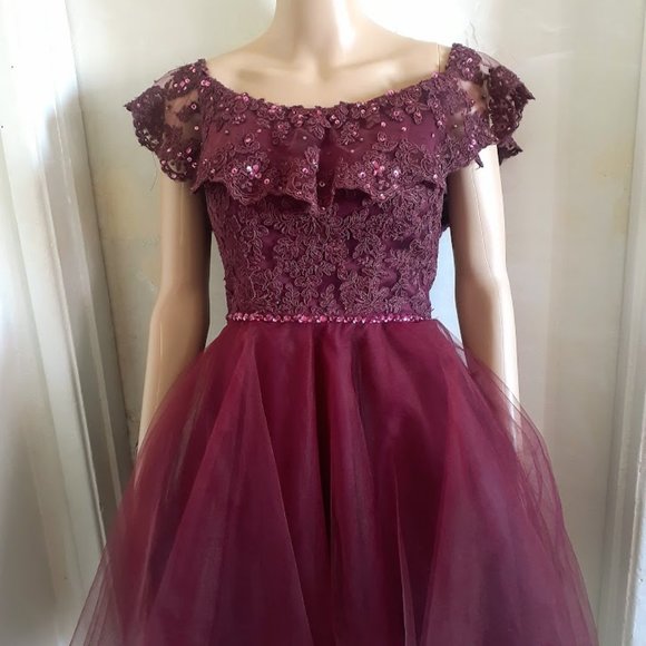 MORILEE BY MADELINE GADNER  BURGUNDY TULLE EMBELLISHED PROM DRESS SIZE US 2 - Picture 1 of 11